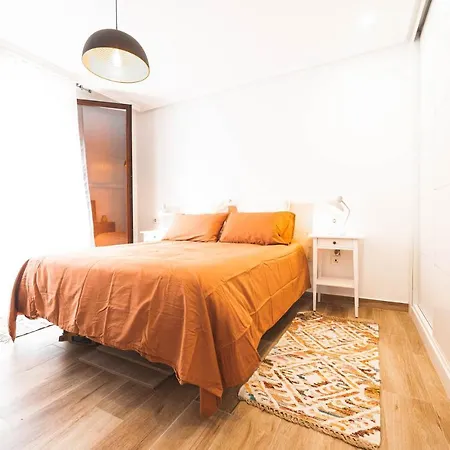 Cimadevilla Apartment *