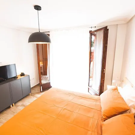 Cimadevilla Apartment